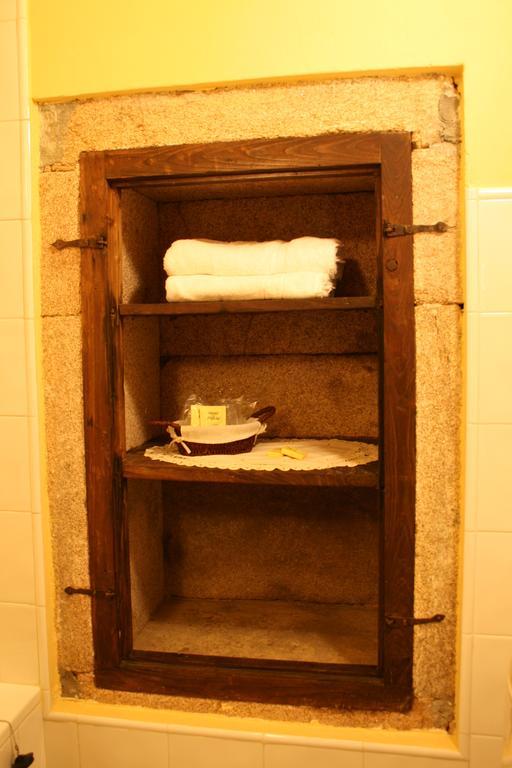 Rectoral De Goian Guest House Sarria Phòng bức ảnh